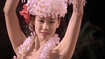 **扶桑花女孩：坚韧与美丽的象征**